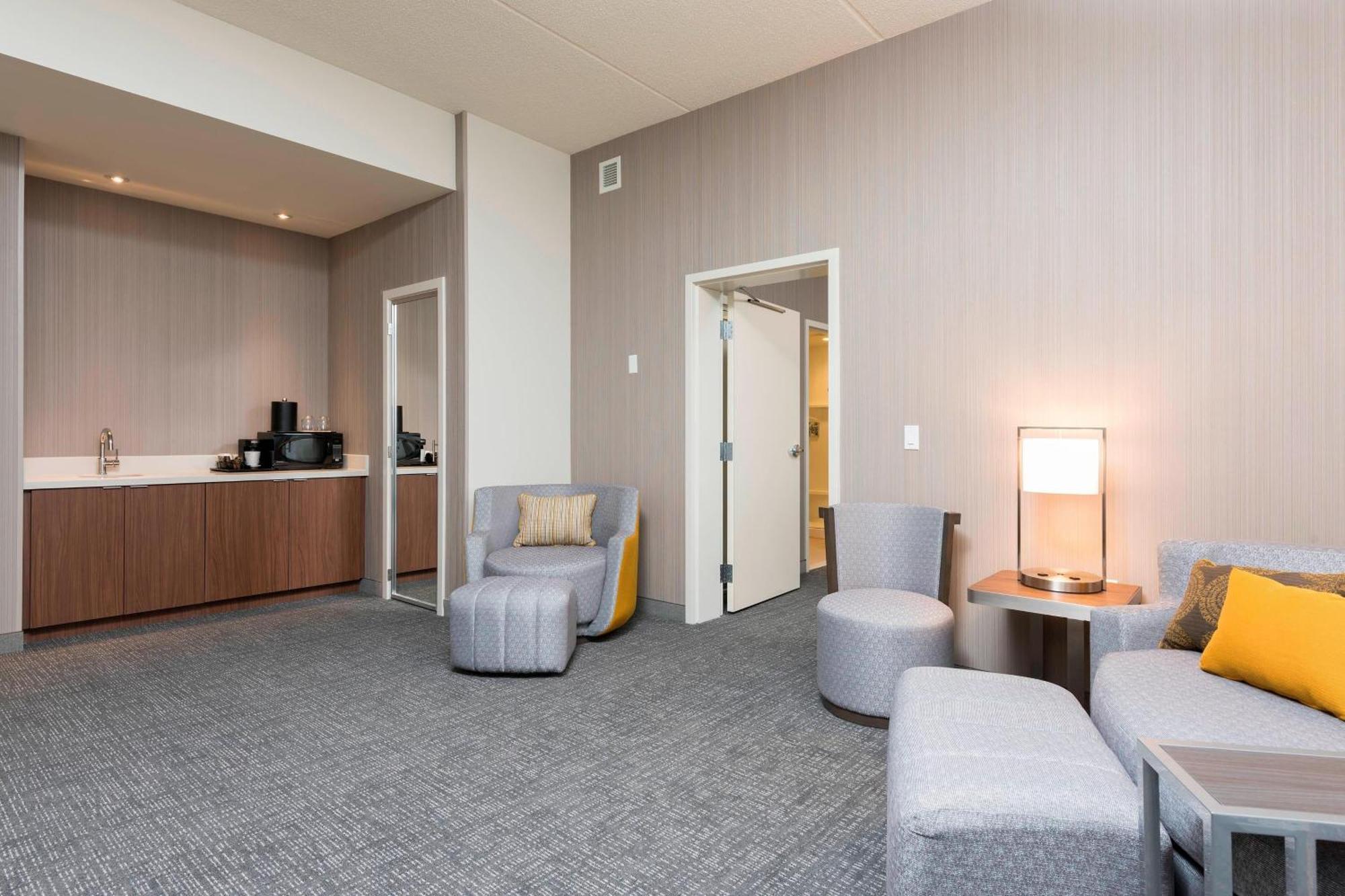 Courtyard By Marriott Mt. Pleasant At Central Michigan University Mount Pleasant Exterior foto