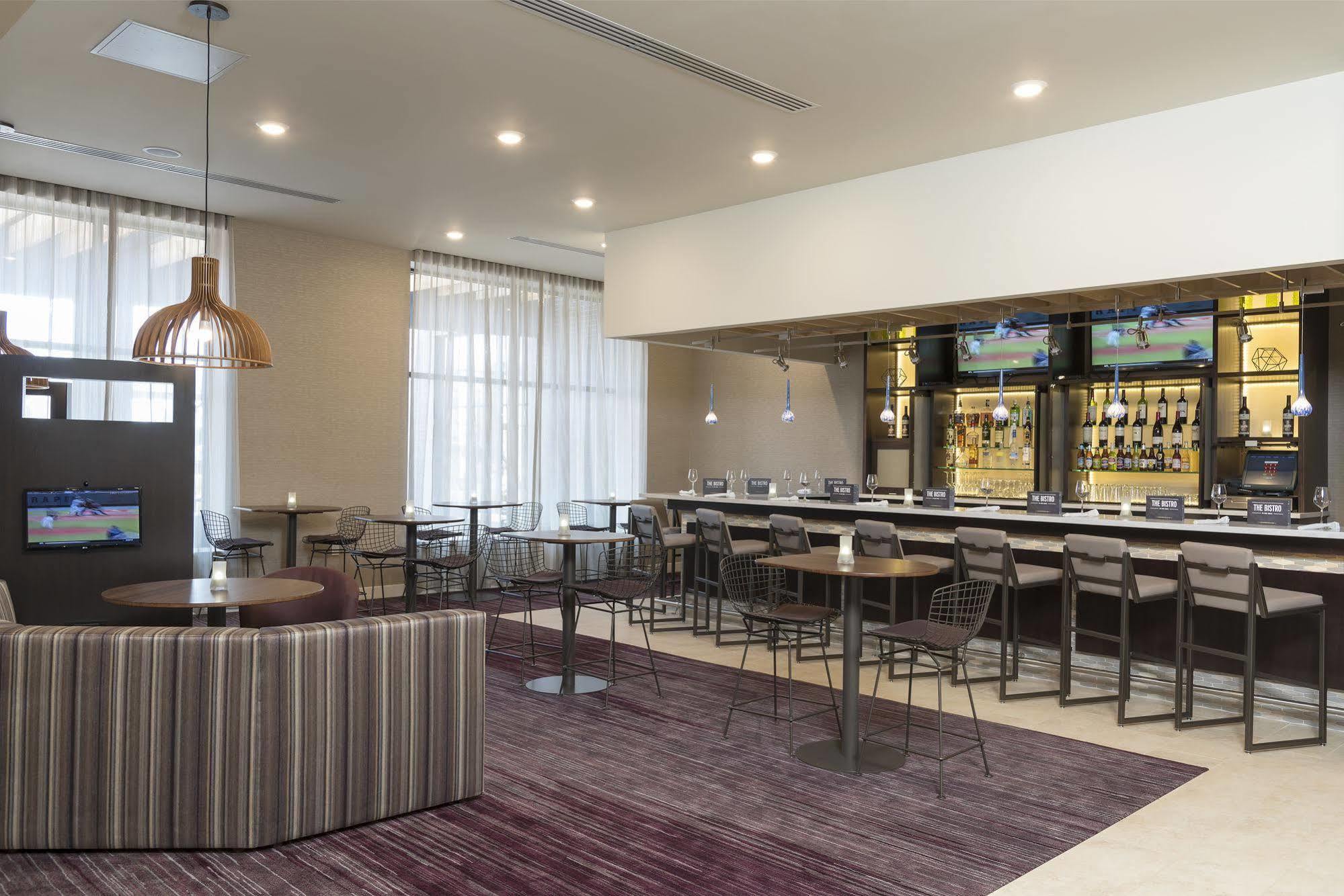 Courtyard By Marriott Mt. Pleasant At Central Michigan University Mount Pleasant Exterior foto